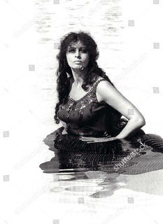 Sophia Loren feet photo thumbnail