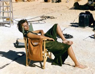 Sophia Loren feet photo thumbnail