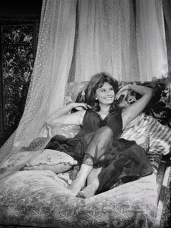 Sophia Loren feet photo thumbnail