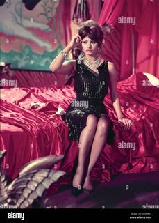 Sophia Loren feet photo thumbnail