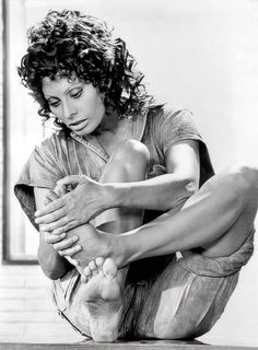 Sophia Loren feet photo thumbnail