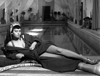 Sophia Loren feet photo thumbnail