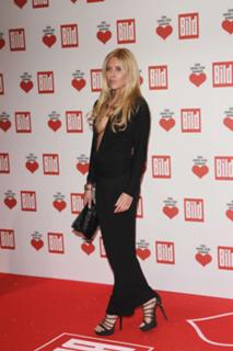Sophia Thomalla feet photo thumbnail