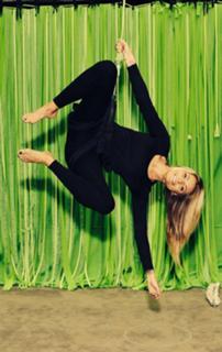Sophia Thomalla feet photo thumbnail