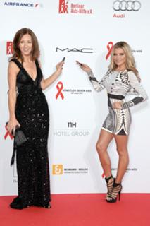 Sophia Thomalla feet photo thumbnail