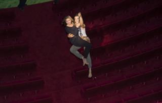 Sophia Thomalla feet photo thumbnail
