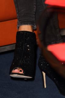 Sophia Thomalla feet photo thumbnail