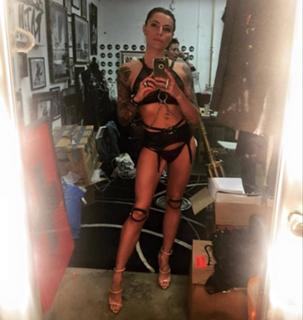 Sophia Thomalla feet photo thumbnail
