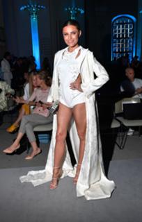 Sophia Thomalla feet photo thumbnail