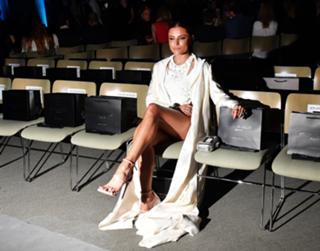 Sophia Thomalla feet photo thumbnail