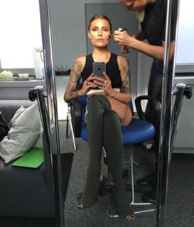 Sophia Thomalla feet photo thumbnail