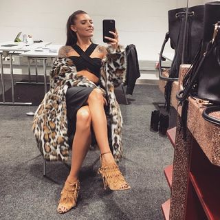 Sophia Thomalla feet photo thumbnail