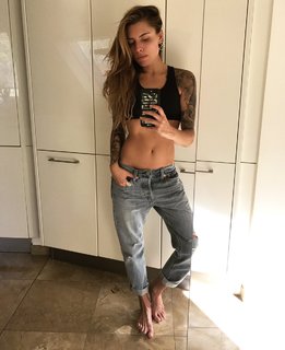 Sophia Thomalla feet photo thumbnail