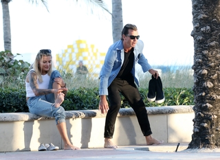 Sophia Thomalla feet photo thumbnail