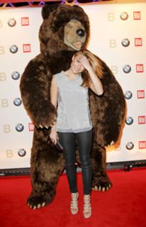 Sophia Thomalla feet photo thumbnail