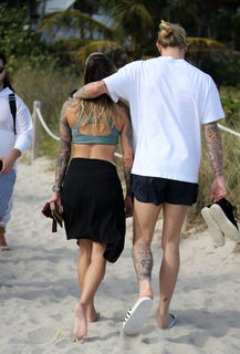 Sophia Thomalla feet photo thumbnail