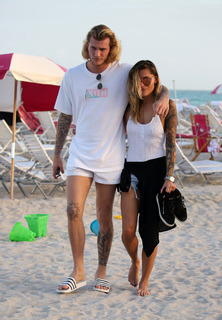 Sophia Thomalla feet photo thumbnail
