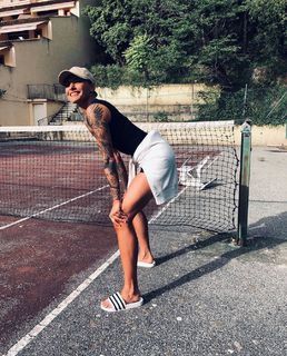 Sophia Thomalla feet photo thumbnail