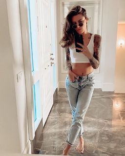 Sophia Thomalla feet photo thumbnail