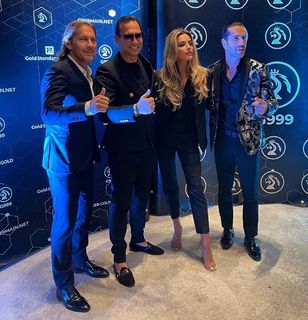 Sophia Thomalla feet photo thumbnail