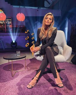 Sophia Thomalla feet photo thumbnail