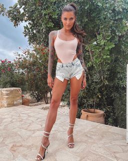 Sophia Thomalla feet photo thumbnail