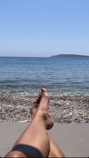 Sophia Thomalla feet photo thumbnail