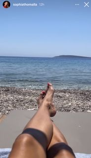 Sophia Thomalla feet photo thumbnail