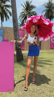 Sophia Thomalla feet photo thumbnail