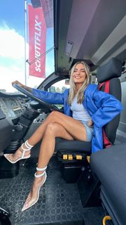 Sophia Thomalla feet photo thumbnail