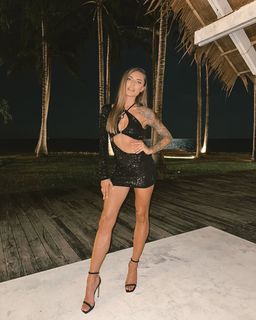 Sophia Thomalla feet photo thumbnail