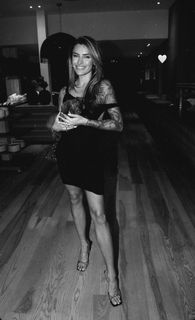 Sophia Thomalla feet photo thumbnail