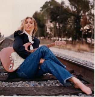 Sophie B. Hawkins feet photo 16