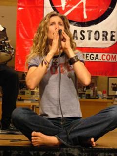Sophie B. Hawkins feet photo 2