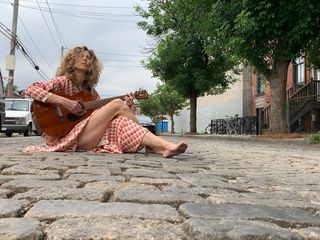 Sophie B. Hawkins feet photo 1