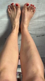Sophie Brussaux feet photo 6