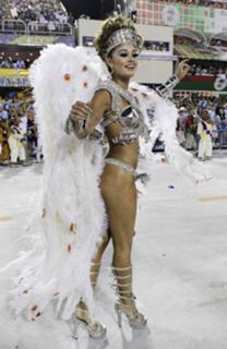 Sophie Charlotte feet photo thumbnail