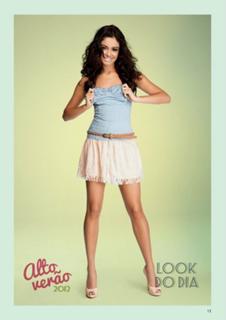 Sophie Charlotte feet photo thumbnail