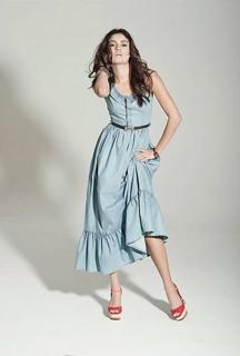 Sophie Charlotte feet photo thumbnail