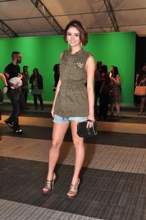 Sophie Charlotte feet photo thumbnail