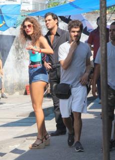 Sophie Charlotte feet photo thumbnail