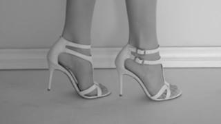 Sophie Charlotte feet photo thumbnail