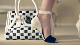 Sophie Charlotte feet photo thumbnail