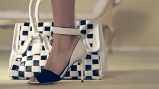 Sophie Charlotte feet photo thumbnail