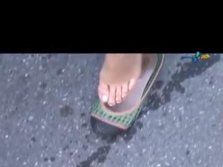 Sophie Charlotte feet photo thumbnail