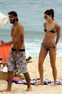 Sophie Charlotte feet photo thumbnail