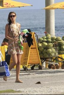 Sophie Charlotte feet photo thumbnail