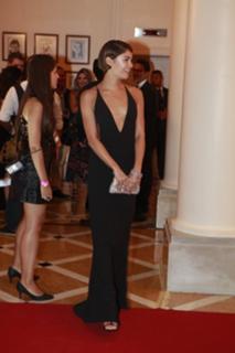 Sophie Charlotte feet photo thumbnail