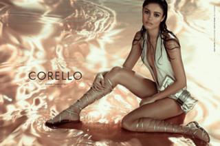 Sophie Charlotte feet photo thumbnail