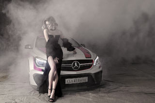 Sophie Charlotte feet photo thumbnail